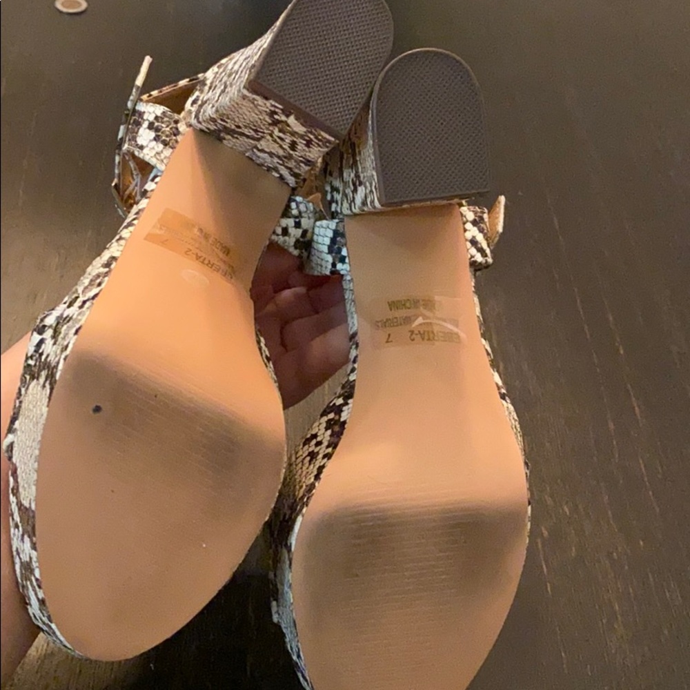 🐍 Snake Skin Retro Platform Heel - Picture 4 of 6